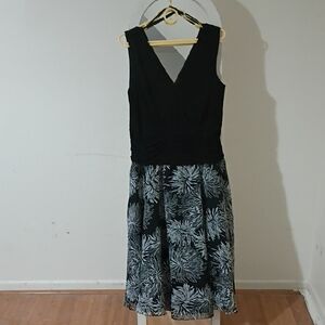 VTG Jessica Howard Black and Gray Patterned Midi Dress